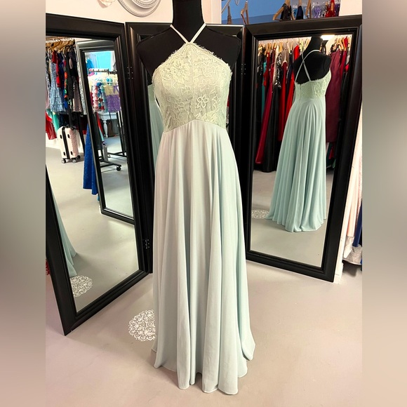 Long dress - Picture 1 of 3